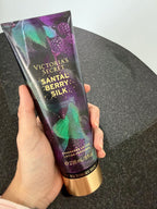 Victoria’s Secret Santal Berry Silk – Creme Hidratante 236 ml